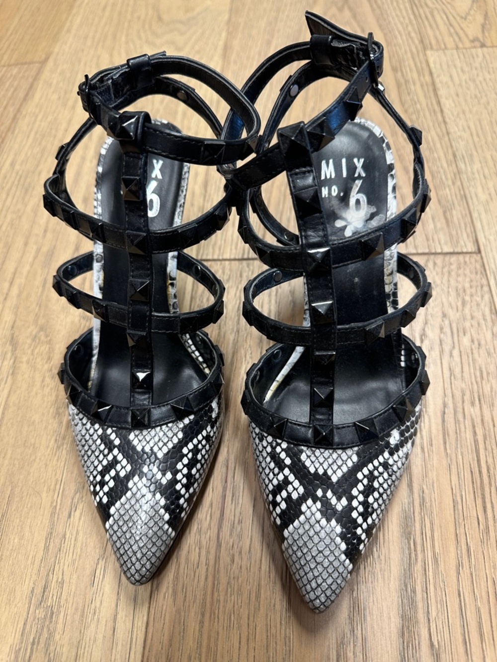 Mix No. 6 Black & White Snake-Print Strappy Stud Pumps Size 6.5